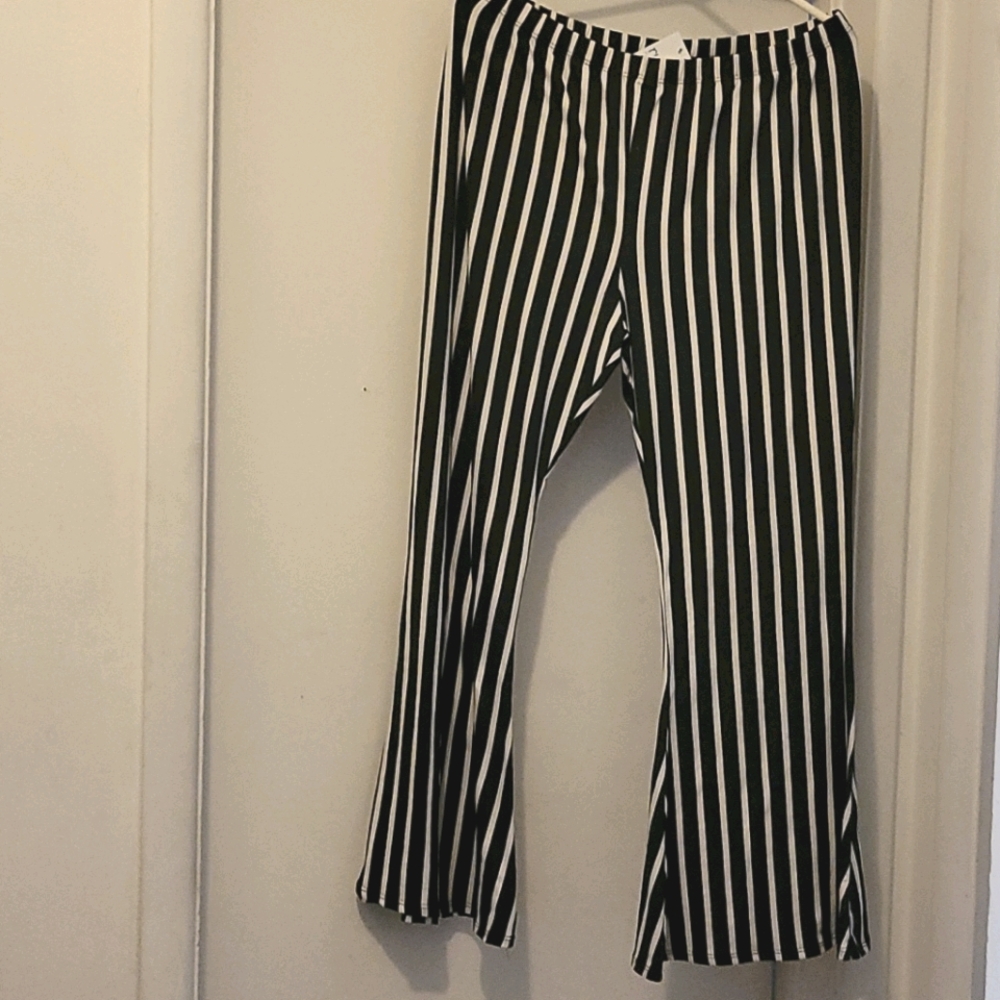 Rue 21+ flare leg pants